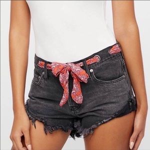 FREE PEOPLE/ WE THE FREE |  BLACK JEAN SHORTS GROMMET DETAIL SZ 29